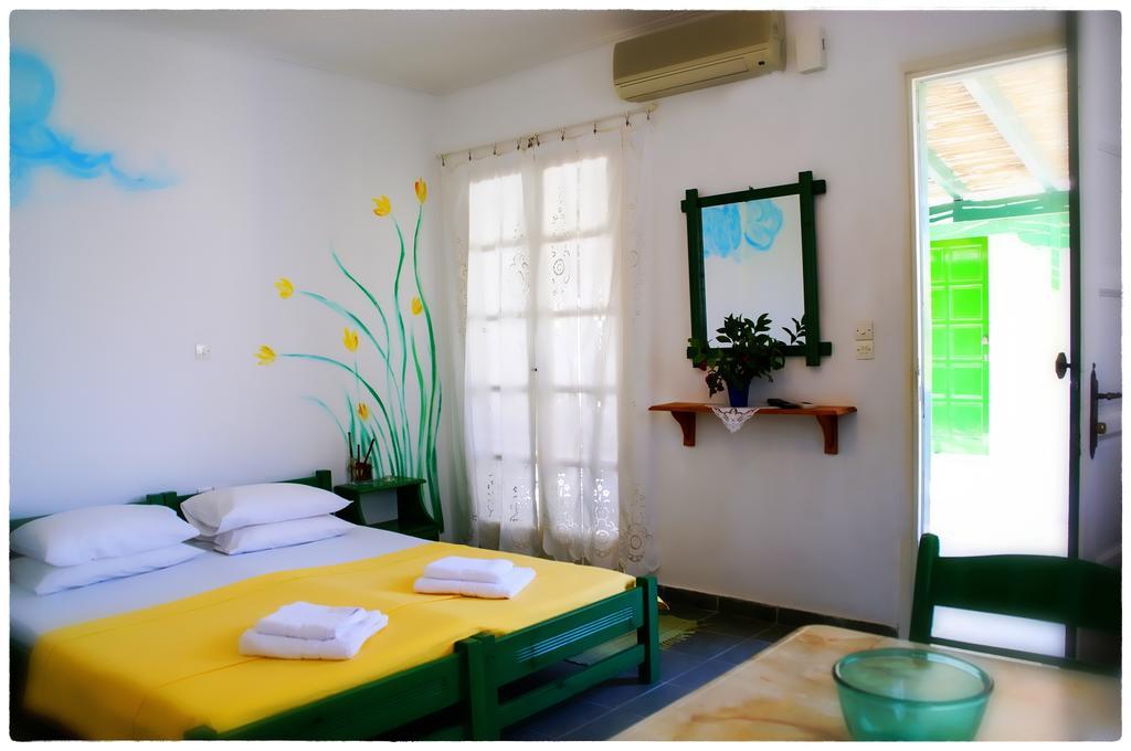 Georgios Milos Adamantas Room photo