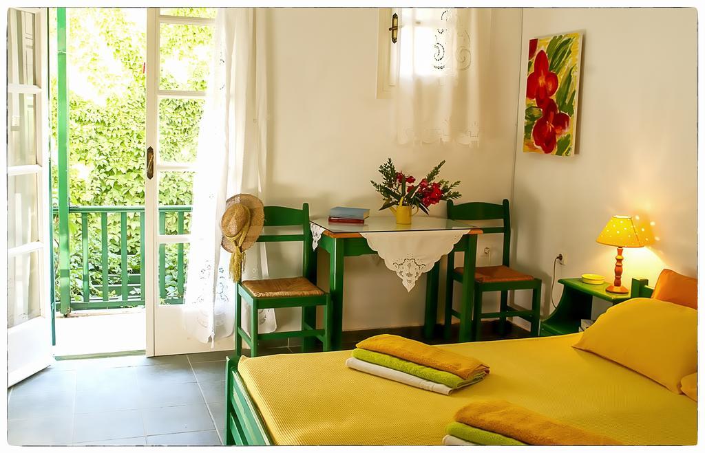 Georgios Milos Adamantas Room photo